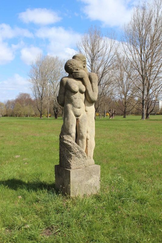 (1) Skulptur Liebespaar