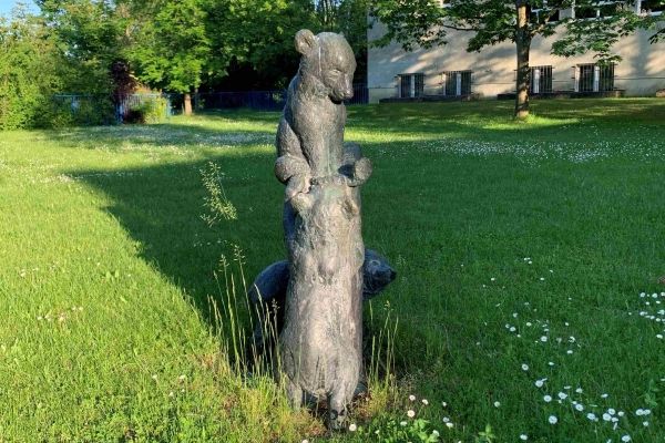 Sculpture A Group of Bears (Ger. Bärengruppe)