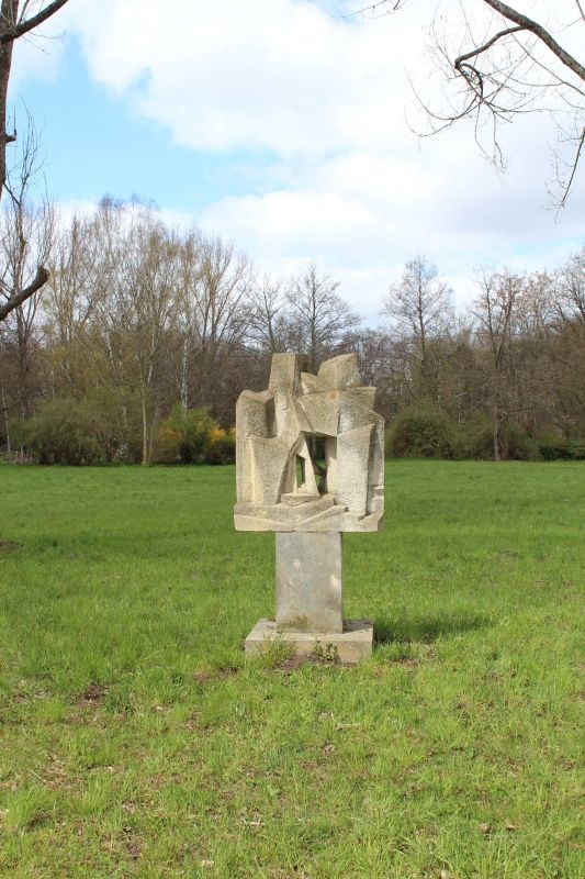 (1) Skulptur Die Stadt