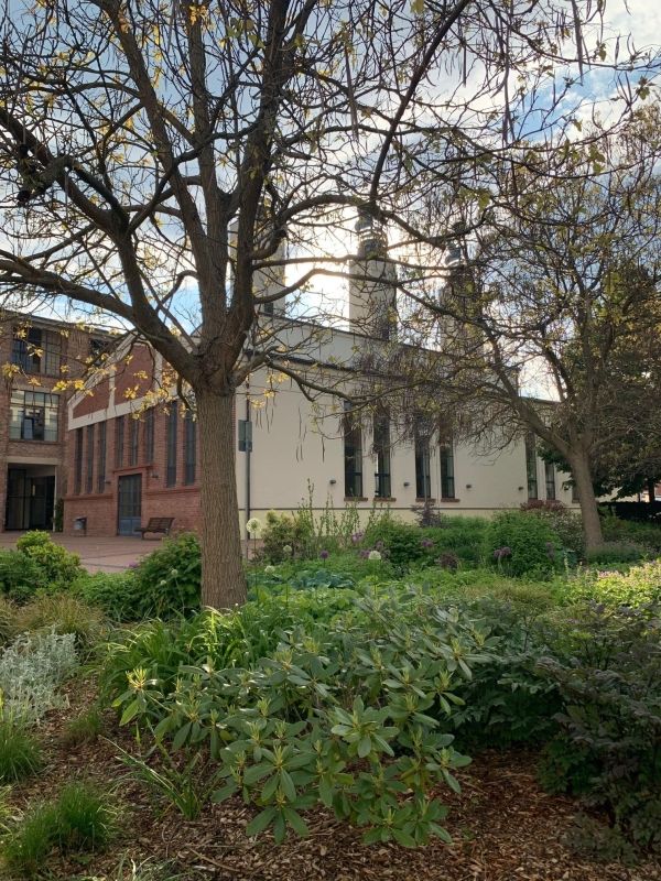 (6) Friedrich-Wilke-Platz mit Bibliothek, Musikschule und Alter Färberei