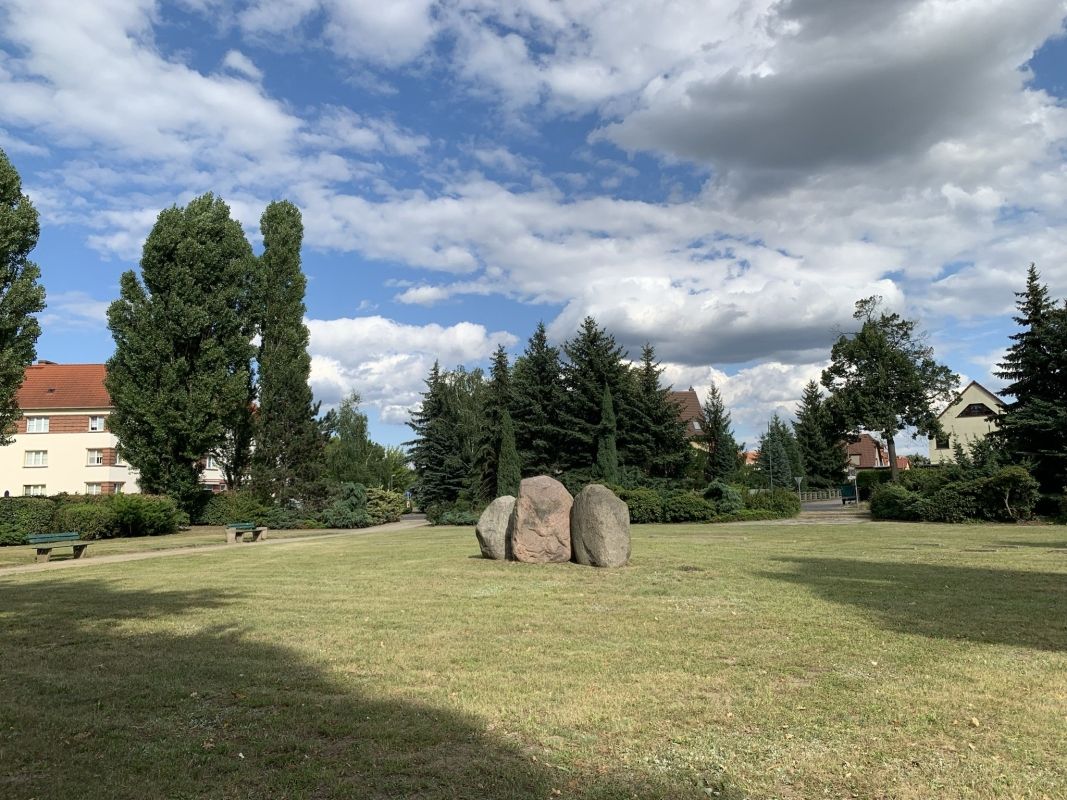 (7) Platz des Gedenkens mit Sowjetischem Ehrenfriedhof und Gedenkstein für die Opfer des Kapp-Lüttwitz-Putsches