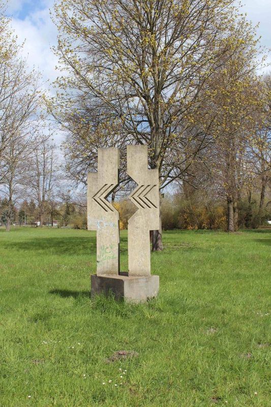 (1) Skulptur Zeichen der Liebe