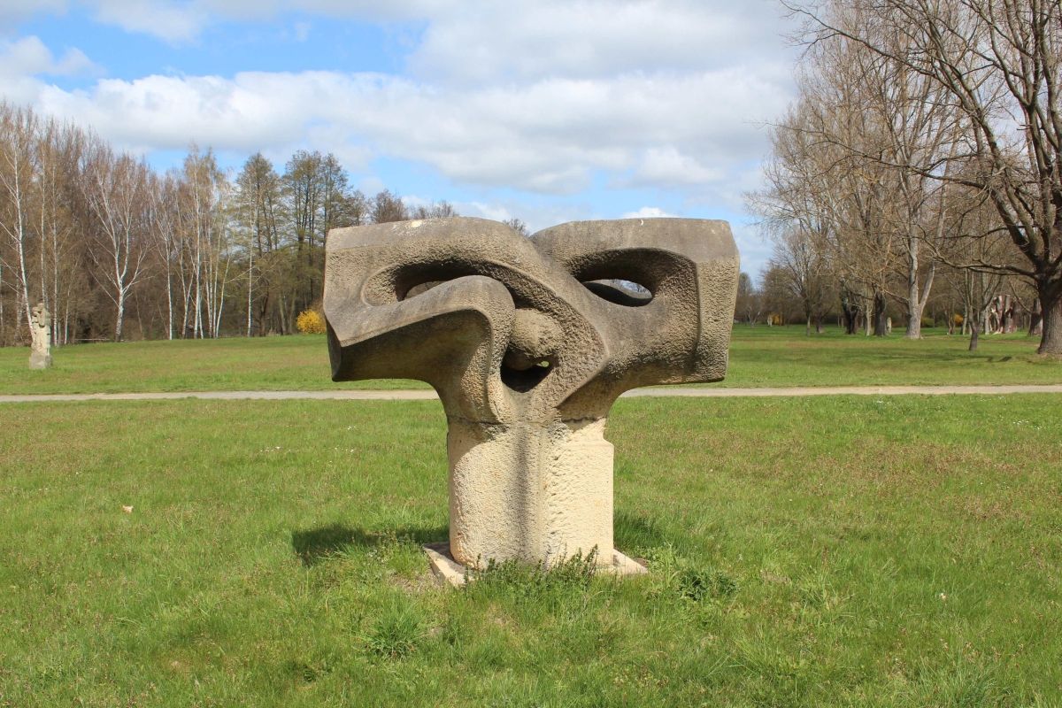 Skulptur Baum (Baum der Brüderlichkeit)