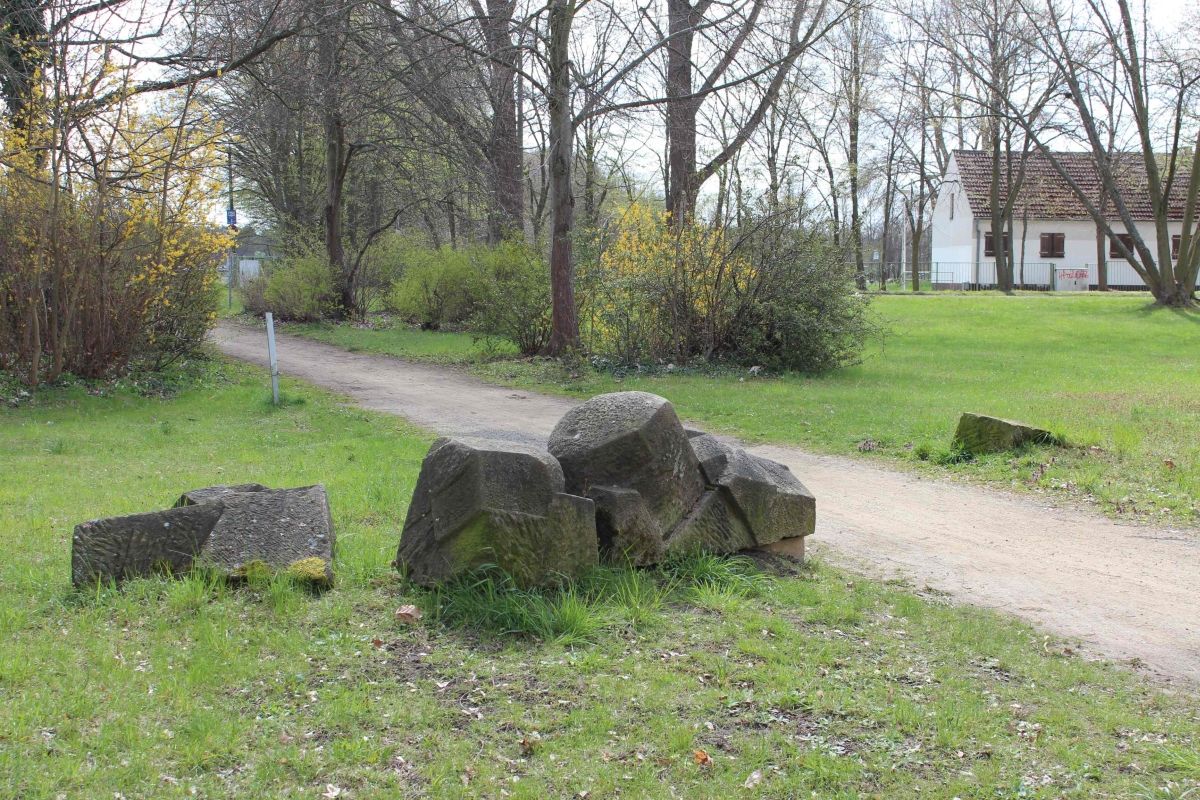 (3) Skulptur Zone (Brücke)