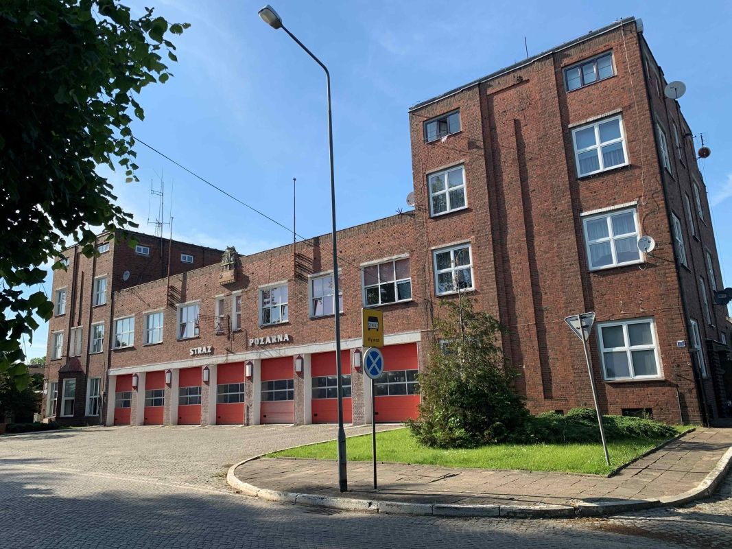 Feuerwache - Modernistisches Feuerwehrhaus