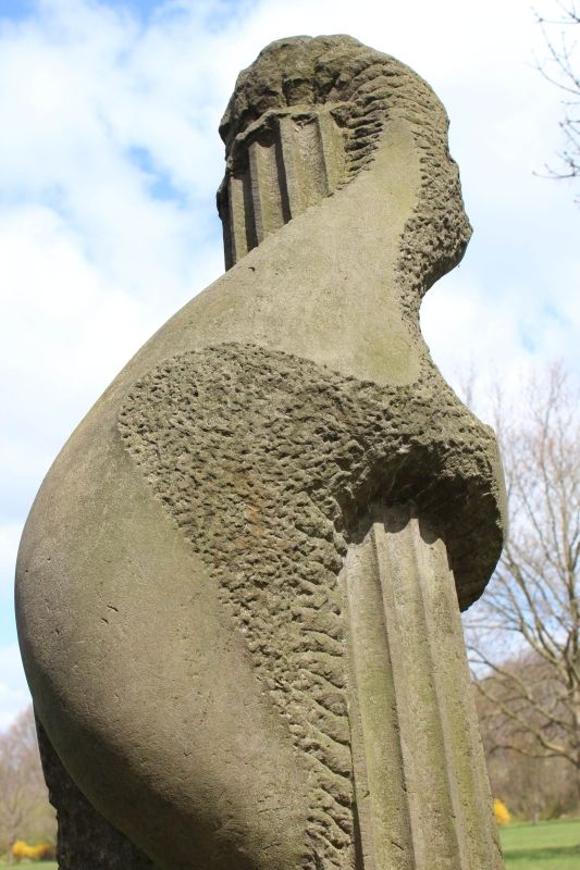 (1) Skulptur Säule der Welt (Antike Säule)