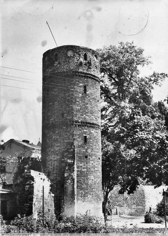 (1) Jungfrauenturm