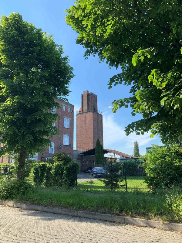 (3) Feuerwache - Modernistisches Feuerwehrhaus