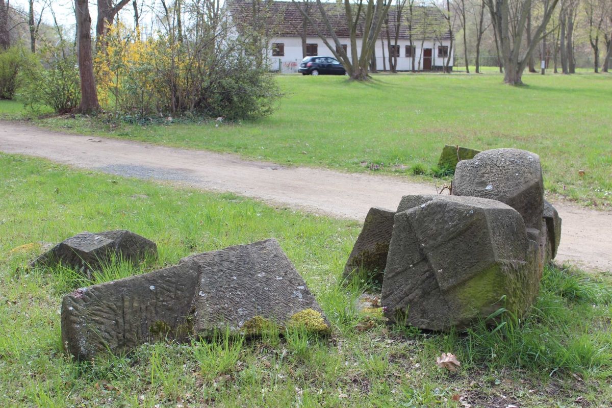 (4) Skulptur Zone (Brücke)