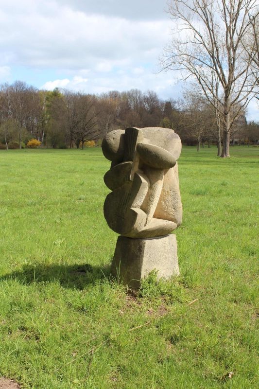 (4) Skulptur Sinnender (Musizierende Puppe oder Musikant)