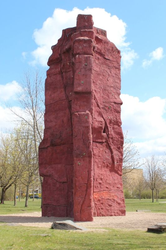 (1) Skałka wspinaczkowa i park Reichenbacher Zinne