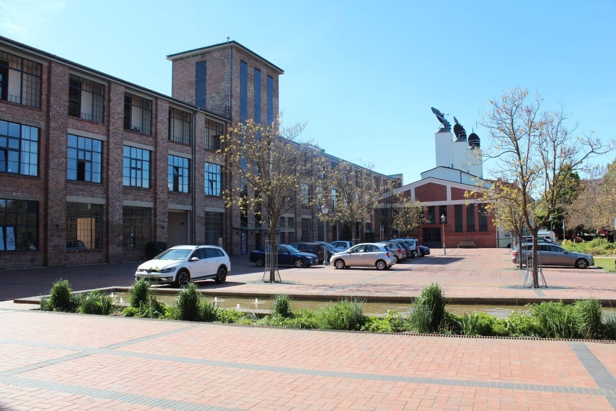 (1) Stadt- und Industriemuseum