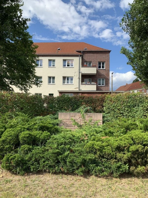 (4) Platz des Gedenkens mit Sowjetischem Ehrenfriedhof und Gedenkstein für die Opfer des Kapp-Lüttwitz-Putsches