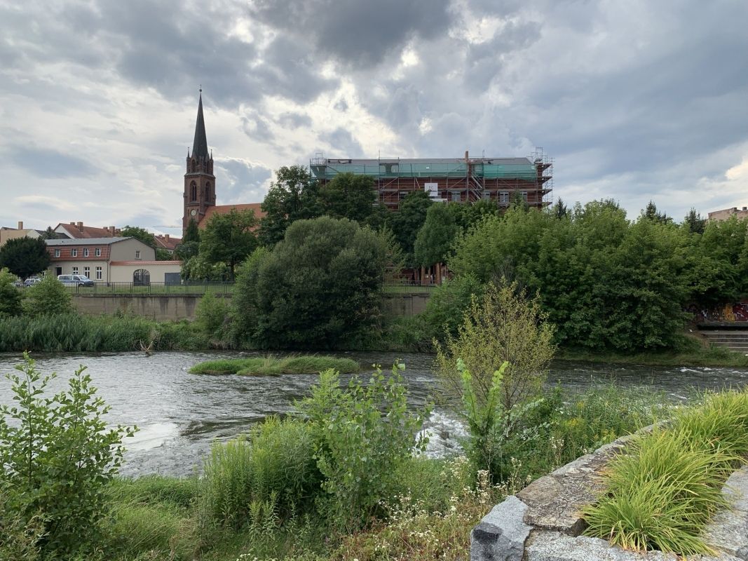 (1) Gerichtsgebäude