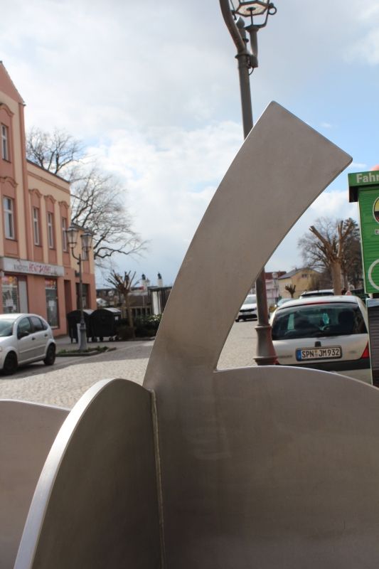 (3) Skulptur Apfeltisch