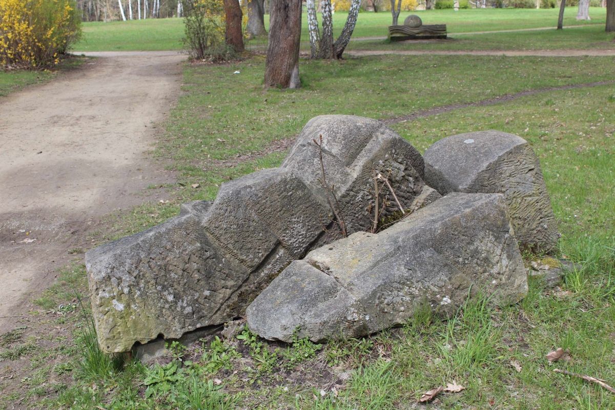 (7) Skulptur Zone (Brücke)