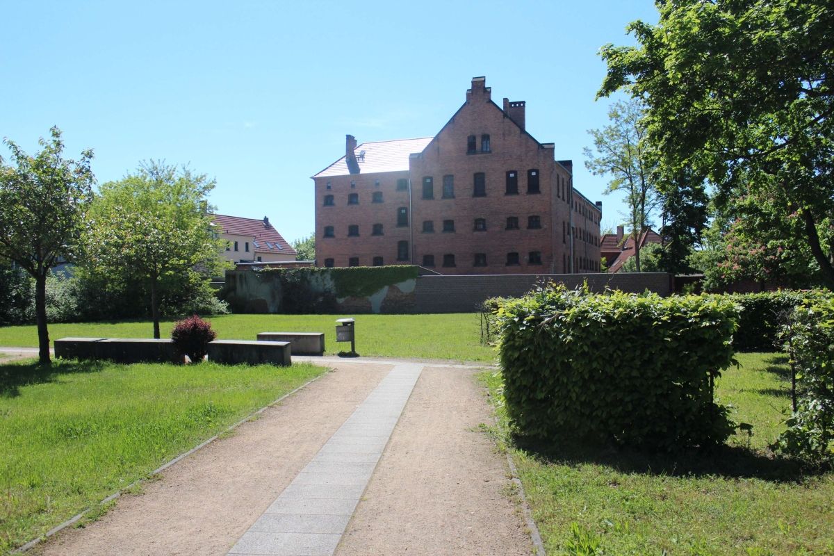 Court prison and apartment building