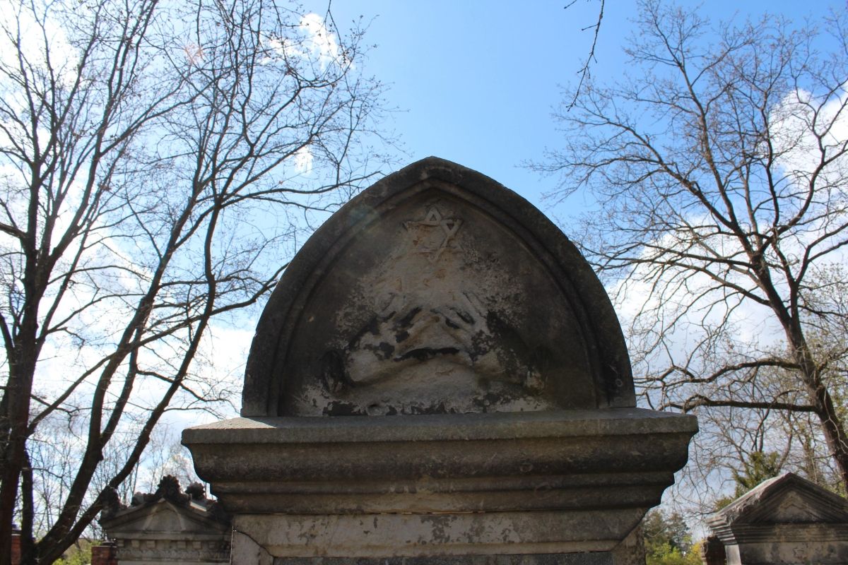 (2) Bergkapelle mit Jüdischem Friedhof und Kriegsdenkmal