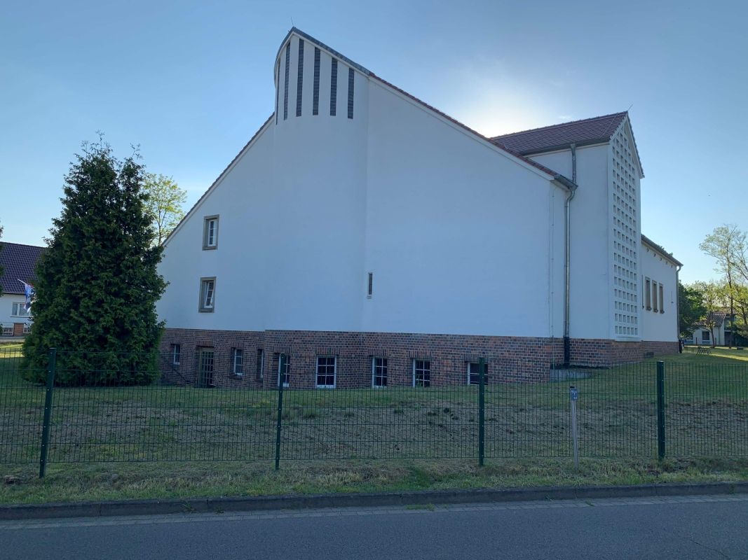 (1) Katholische Kirche »Maria, Mutter der Christenheit« (Marienkirche)